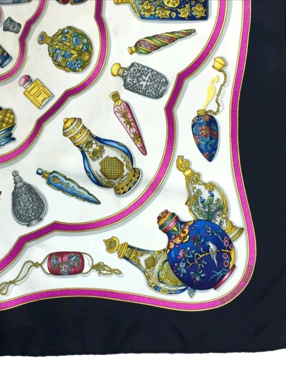 HERMÈS Qu'importe le flacon Silk Scarf 90cm Perfume Bottles Black Pink Vintage - Picture 6 of 9
